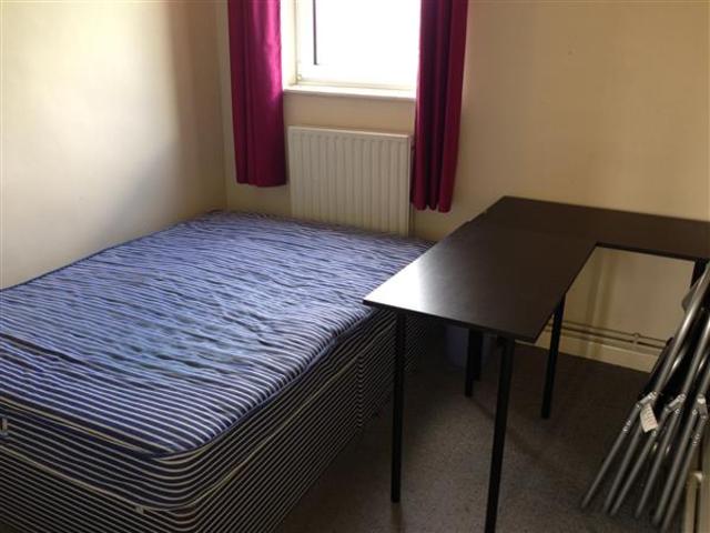  Image of 3 bedroom Apartment to rent in Idonia Street London SE8 at Deptford High Street, SE8 4LS