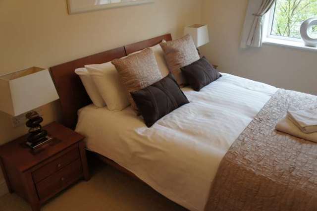  Image of 2 bedroom Apartment to rent in Chapel Road Redhill RH1 at Maple House, Chapel Road  Redhill, RH1 1LA