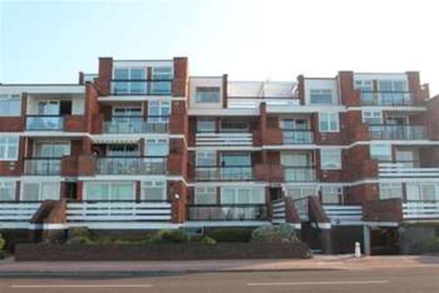  Image of 2 bedroom Flat to rent in Marine Parade West Lee-on-the-Solent PO13 at Lee-on-the-Solent, PO13 9ED