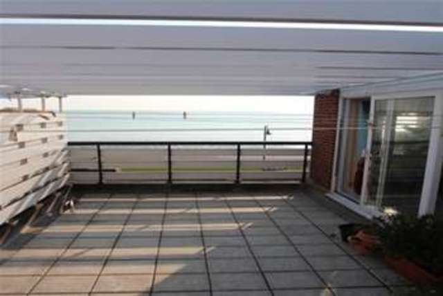  Image of 2 bedroom Flat to rent in Marine Parade West Lee-on-the-Solent PO13 at Lee-on-the-Solent, PO13 9ED