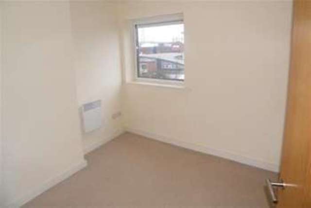  Image of 2 bedroom Flat to rent in Marsden Road Bolton BL1 at Bolton, BL1 2JX