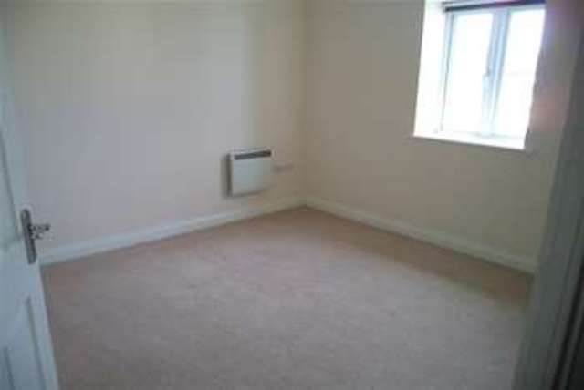  Image of 2 bedroom Flat to rent in Paulls Close Martock TA12 at Martock, TA12 6DE