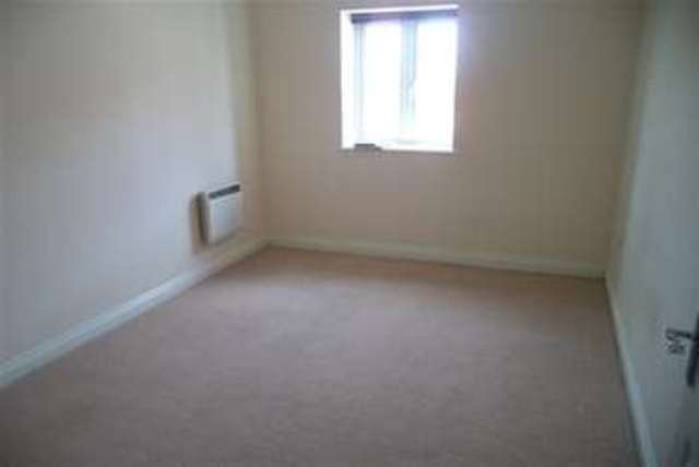  Image of 2 bedroom Flat to rent in Paulls Close Martock TA12 at Martock, TA12 6DE
