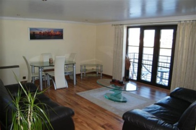  Image of 2 bedroom Flat to rent in Mavisbank Gardens Govan Glasgow G51 at Kinning Park Glasgow Glasgow, G51 1HG