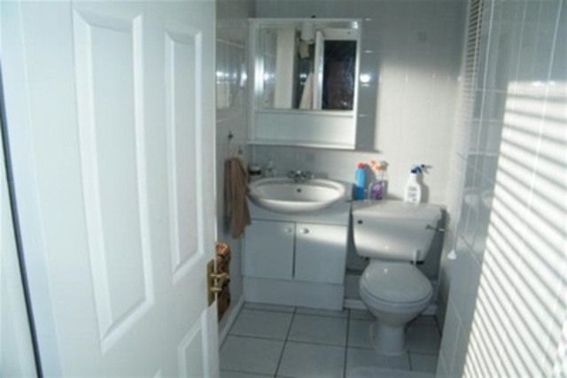  Image of 2 bedroom Flat to rent in Mavisbank Gardens Govan Glasgow G51 at Kinning Park Glasgow Glasgow, G51 1HG