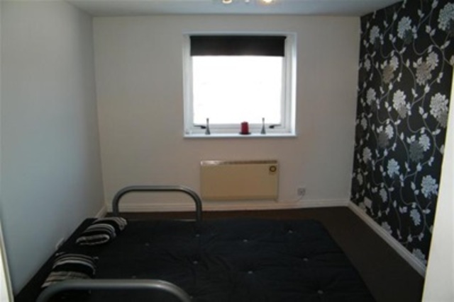  Image of 2 bedroom Flat to rent in Mavisbank Gardens Govan Glasgow G51 at Kinning Park Glasgow Glasgow, G51 1HG