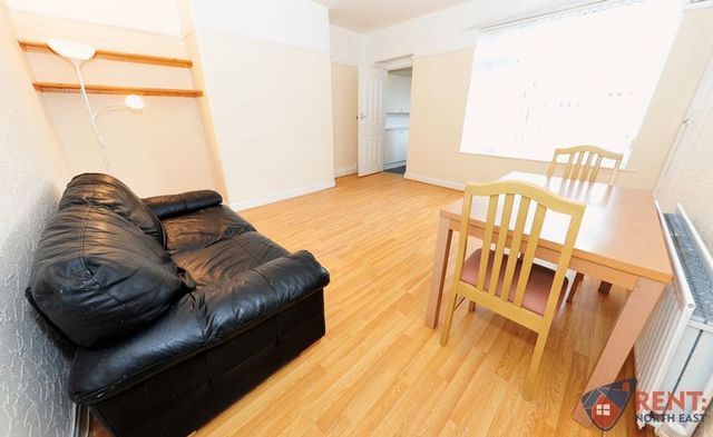  Image of 2 bedroom Flat to rent in Maxwell Street Gateshead NE8 at Maxwell Street Bensham Gateshead, NE8 4TX