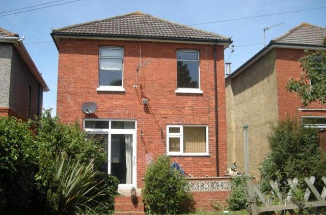  Image of 3 bedroom Semi-Detached house to rent in Mayfield Road Moordown Bournemouth BH9 at Bournemouth  Moordown, BH9 1TQ