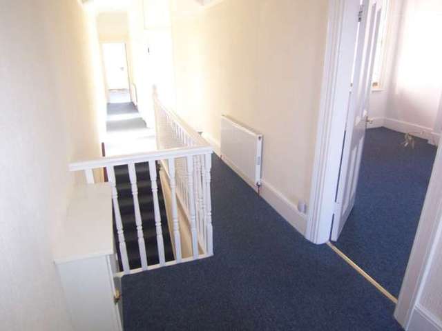  Image of 3 bedroom Flat to rent in Meteor Road Westcliff-on-Sea SS0 at Meteor Road  Westcliff On Sea, SS0 8DG