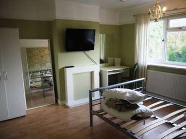  Image of 4 bedroom Detached house to rent in Midanbury Lane Southampton SO18 at Midanbury Lane  Southampton, SO18 4HP