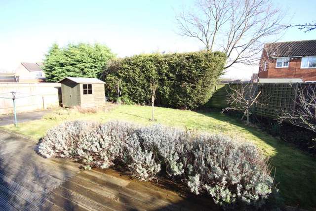  Image of 4 bedroom Semi-Detached house for sale in Midhurst Close Aylesbury HP21 at Midhurst Close Bedgrove Aylesbury, HP21 9TZ