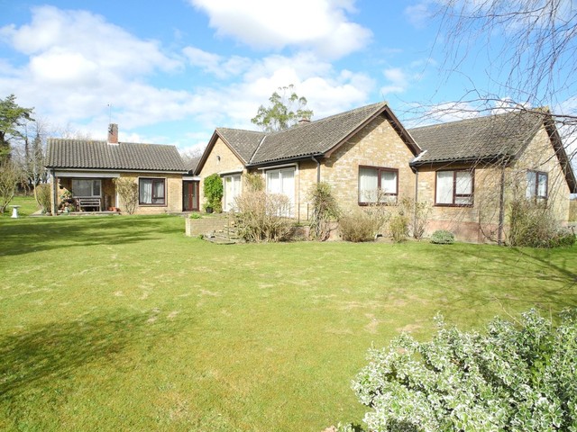  Image of 4 bedroom Detached house for sale in Mill Hill Mettingham Bungay NR35 at Mill Hill Mettingham Bungay, NR35 1TR