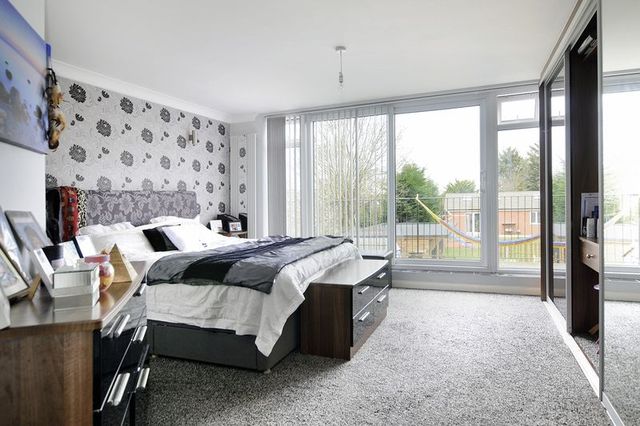  Image of 6 bedroom Detached house for sale in Mill Lane Findon Valley Worthing BN13 at Mill Lane  Worthing, BN13 3DH