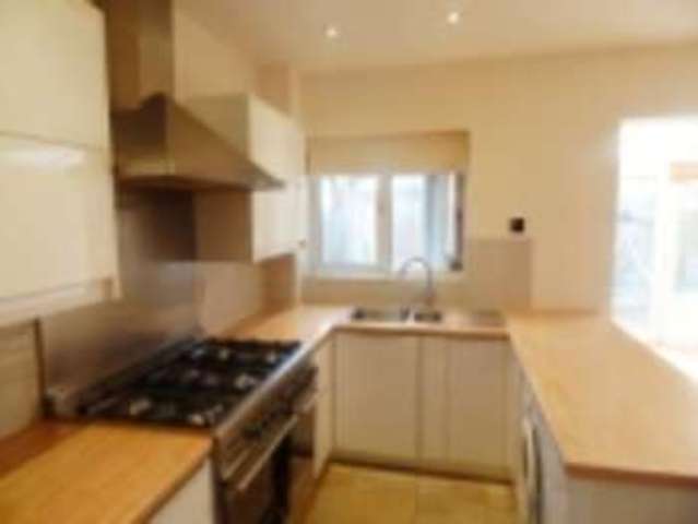  Image of 3 bedroom Terraced house to rent in Mills Grove London E14 at Mills Grove  Greater London, E14 0RH
