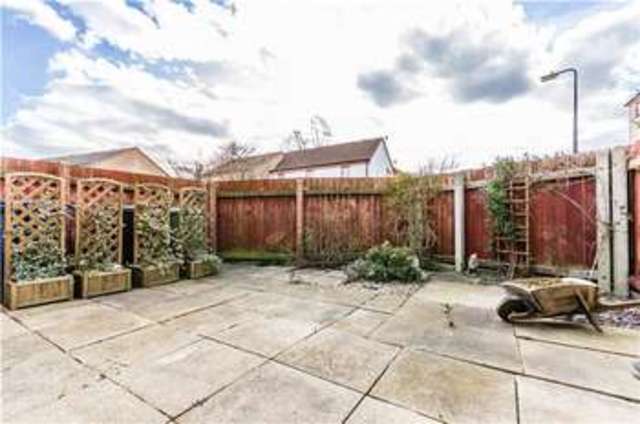  Image of 3 bedroom Terraced house for sale in Minerva Way Cambridge CB4 at Cambridge, CB4 2UA