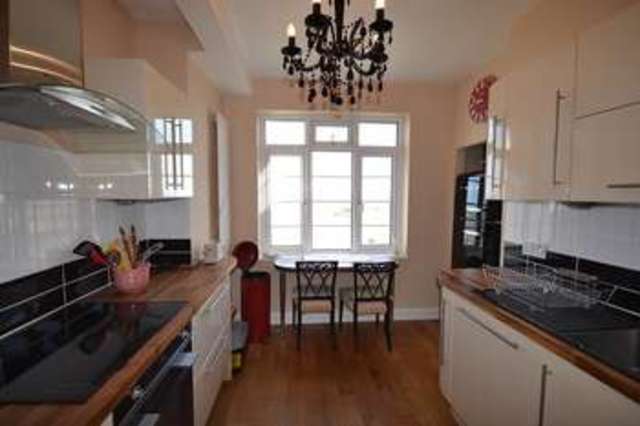  Image of 3 bedroom Flat to rent in Bedford Avenue Bexhill-on-Sea TN40 at Bedford Avenue  Bexhill On Sea, TN40 1NQ