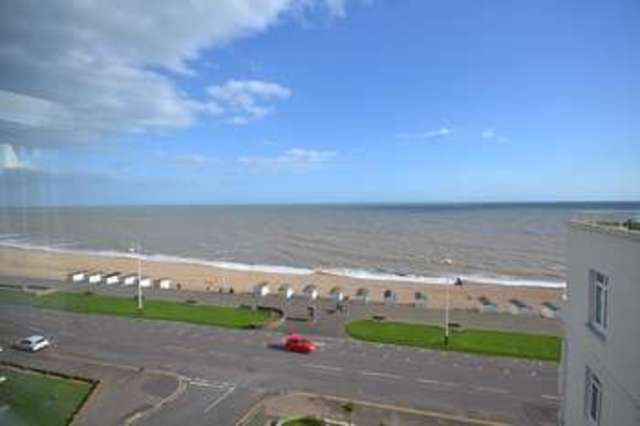  Image of 3 bedroom Flat to rent in Bedford Avenue Bexhill-on-Sea TN40 at Bedford Avenue  Bexhill On Sea, TN40 1NQ
