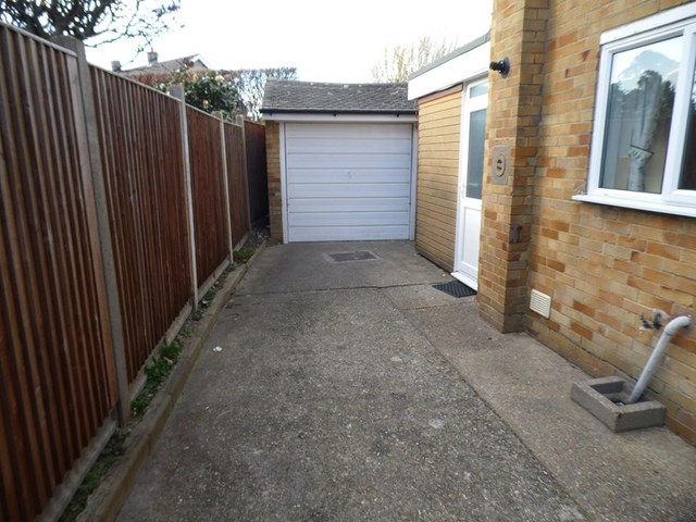  Image of 3 bedroom Detached house to rent in Mound Close Gosport PO12 at Mound Close  Gosport, PO12 3QA