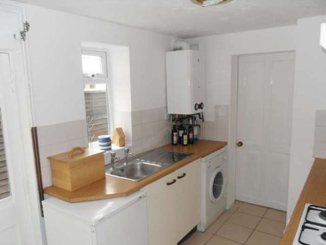  Image of 3 bedroom Terraced house to rent in Mount Pleasant Reading RG1 at Mount Pleasant  Reading, RG1 2TF