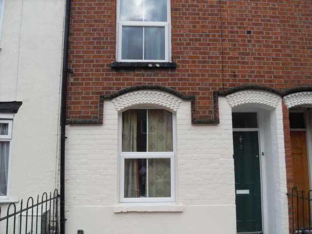  Image of 3 bedroom Terraced house to rent in Mount Pleasant Reading RG1 at Mount Pleasant  Reading, RG1 2TF