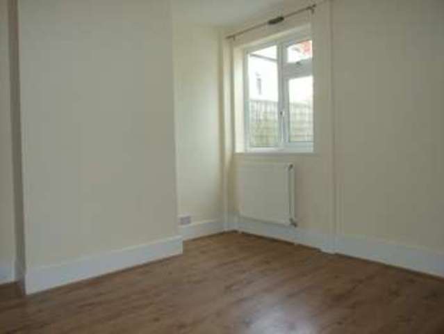  Image of 2 bedroom Terraced house to rent in Mount Pleasant Reading RG1 at Reading Berkshire Reading, RG1 2TF