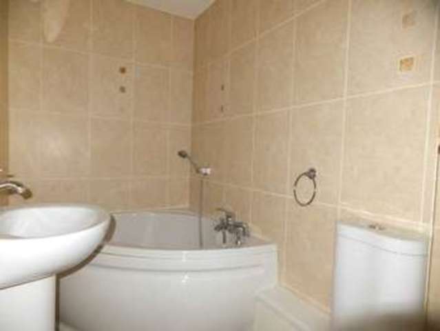  Image of 1 bedroom Flat to rent in Nevill Street Tunbridge Wells TN2 at Tunbridge Wells Kent Pembury, TN2 5RU