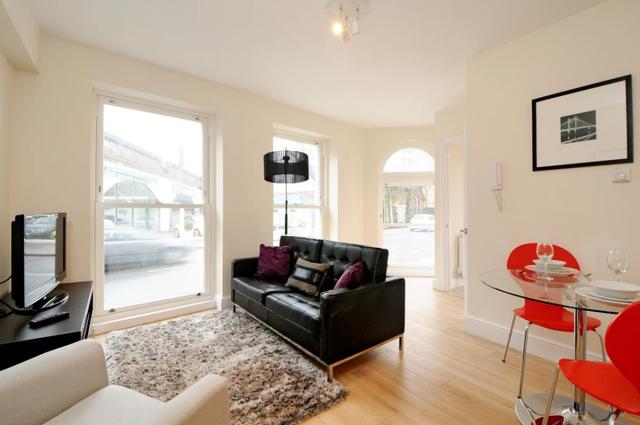  Image of Studio flat to rent in New Kings Road London SW6 at New Kings Road  London, SW6 4RJ