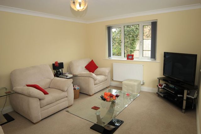  Image of 2 bedroom Bungalow for sale in Blackfield Road Blackfield Southampton SO45 at New Road  Blackfield, Southampton, SO45 1WD