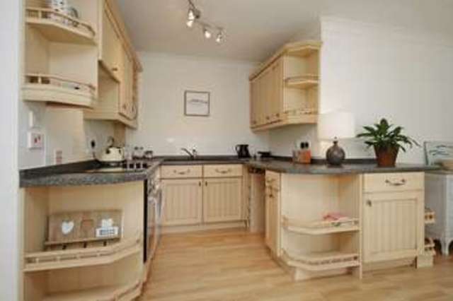  Image of 2 bedroom Flat to rent in New Road Brixham TQ5 at New Road  Brixham, TQ5 8NL