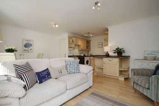  Image of 2 bedroom Flat to rent in New Road Brixham TQ5 at New Road  Brixham, TQ5 8NL