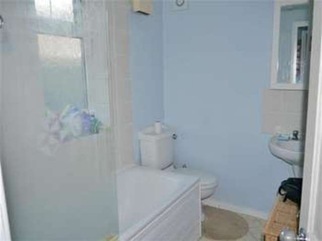  Image of 3 bedroom Terraced house for sale in New Street Grantham NG31 at Manthorpe, NG31 8BB