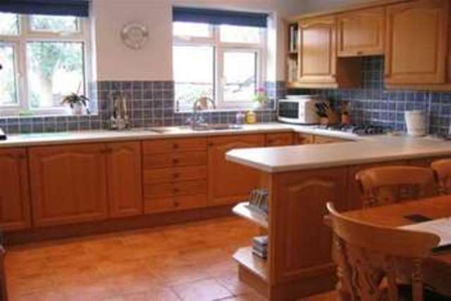  Image of 3 bedroom Detached house to rent in Newcombe Road Westbury-on-Trym Bristol BS9 at Bristol, BS9 3QS