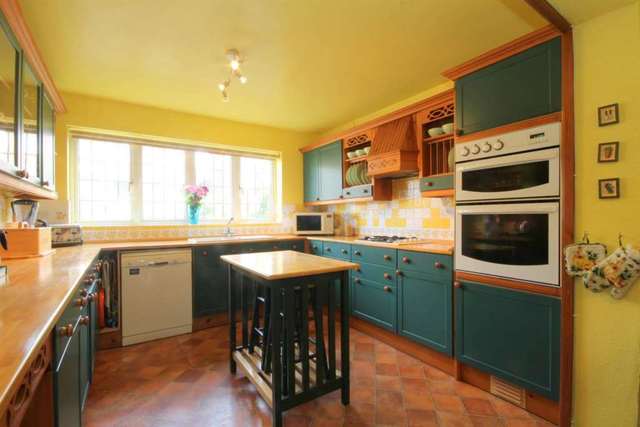  Image of 5 bedroom Detached house for sale in Newell Road Hemel Hempstead HP3 at Newell Road  Hemel Hempstead, HP3 9PD