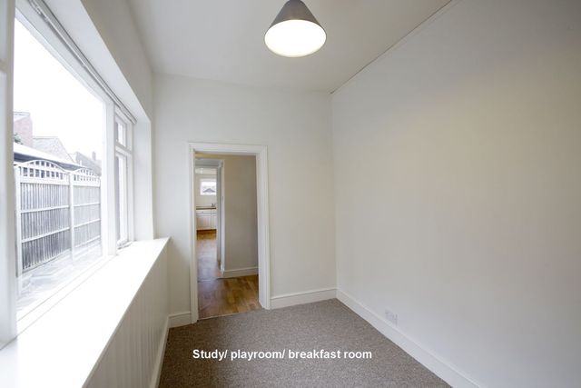  Image of 4 bedroom Town House to rent in Newport Lincoln LN1 at Lincoln  Lincoln, LN1 3DD