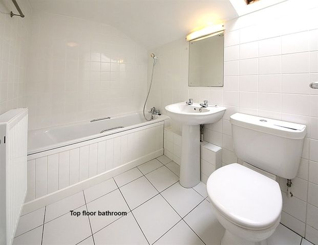  Image of 4 bedroom Town House to rent in Newport Lincoln LN1 at Lincoln  Lincoln, LN1 3DD
