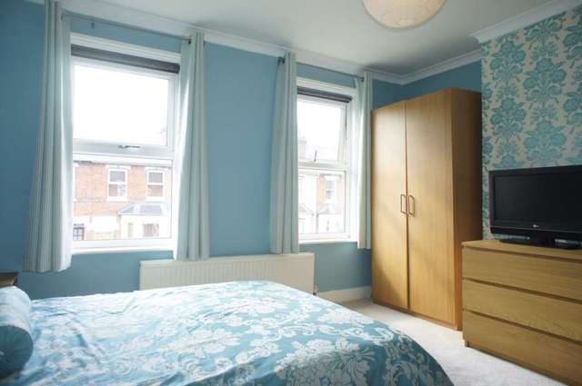  Image of 3 bedroom Terraced house for sale in Newport Road Reading RG1 at Newport Road  Reading, RG1 8EA