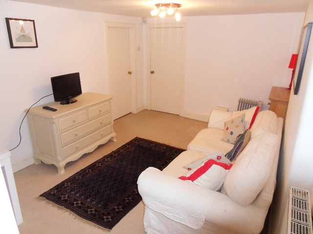  Image of 1 bedroom Flat to rent in Nile Grove Edinburgh EH10 at Morningside Edinburgh Edinburgh, EH10 4SN