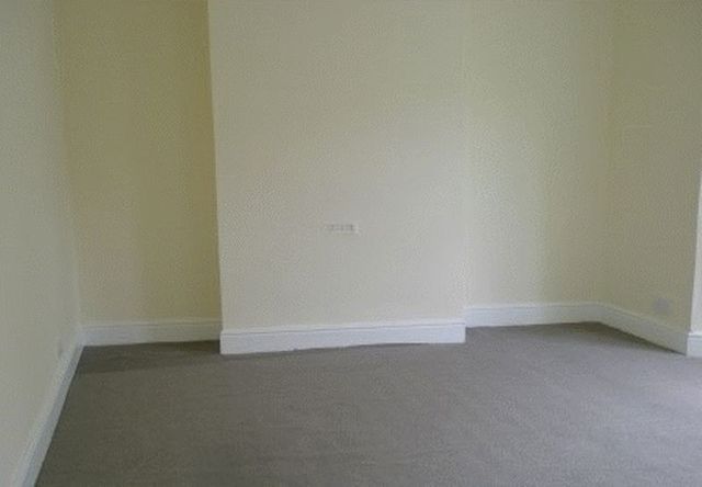  Image of 2 bedroom Flat to rent in Normanton Terrace Newcastle upon Tyne NE4 at Normanton Terrace Array Blakelaw, NE4 6PP