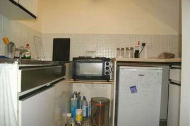  Image of 1 bedroom Property to rent in Fore Street Okehampton EX20 at Okehampton, EX20 1HB