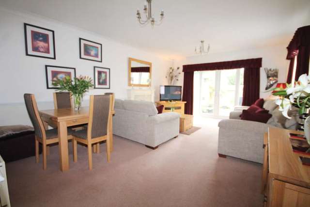  Image of 4 bedroom Bungalow for sale in Old Road Crayford Dartford DA1 at Old Road Crayford Dartford, DA1 4DW