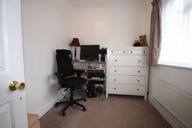 Image of 4 bedroom Bungalow for sale in Old Road Crayford Dartford DA1 at Old Road Crayford Dartford, DA1 4DW