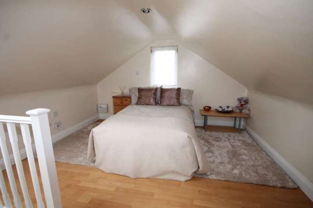 Image of 4 bedroom Bungalow for sale in Old Road Crayford Dartford DA1 at Old Road Crayford Dartford, DA1 4DW