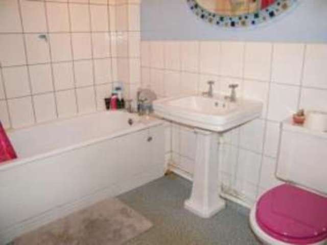  Image of 4 bedroom End of Terrace for sale in Oxford Way Heaton Norris Stockport SK4 at Heaton Norris Stockport Heaton Moor, SK4 1JR