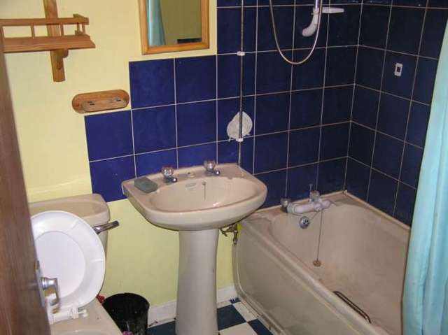  Image of 2 bedroom Flat to rent in Paisley Road West Govan Glasgow G51 at Paisley Road West Kinning Park Glasgow, G51 1LF