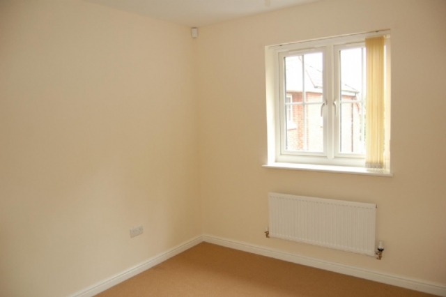  Image of 2 bedroom Flat to rent in Parkway South Doncaster DN2 at Parkway Court  Doncaster, DN2 4BF