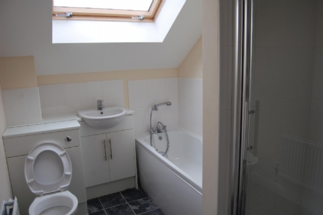  Image of 2 bedroom Flat to rent in Parkway South Doncaster DN2 at Parkway Court  Doncaster, DN2 4BF