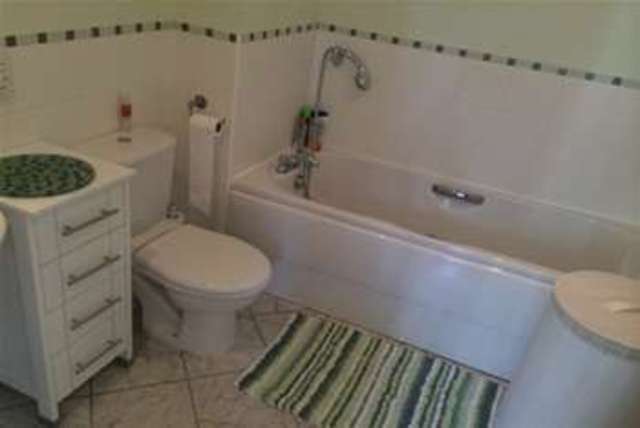  Image of 4 bedroom Property to rent in Pecche Place Chineham Basingstoke RG24 at Basingstoke, RG24 8AA