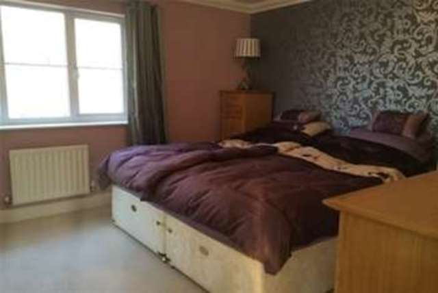  Image of 4 bedroom Property to rent in Pecche Place Chineham Basingstoke RG24 at Basingstoke, RG24 8AA