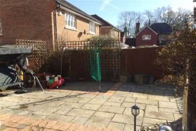  Image of 4 bedroom Property to rent in Pecche Place Chineham Basingstoke RG24 at Basingstoke, RG24 8AA
