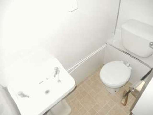  Image of 1 bedroom Flat to rent in Pen-Y-Lan Road Penylan Cardiff CF23 at Pen-Y-Lan Road  Cardiff, CF23 5HW